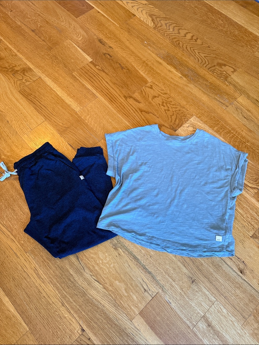 Vuori Seafoam Green Short Sleeve Tee & Navy Joggers